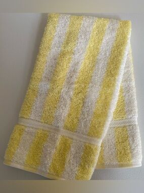 NWT Vintage Martex "New Splendor" hand towel, White & Yellow striped